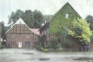 Das Wohnhaus an der Gaststätte Breddemann geht nicht in den Besitz der Stadt über - und erschwert die Planungen. (Bild: G.B.)